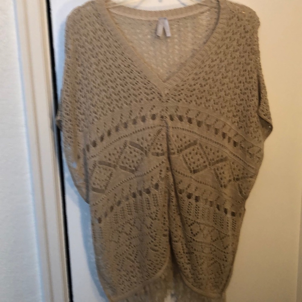 Vanity size M over shirt New with out tags